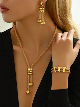 Trending Jewelry Styles for 2025